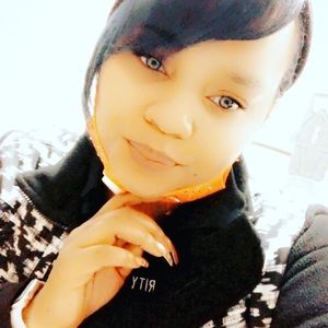 Meet your Posher, Laricha